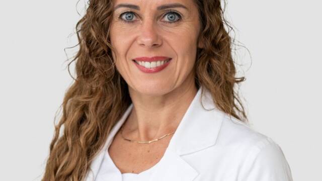 Gydytoja Vaidilė Subačienė kalba apie dantų protezavimą ir implantaciją